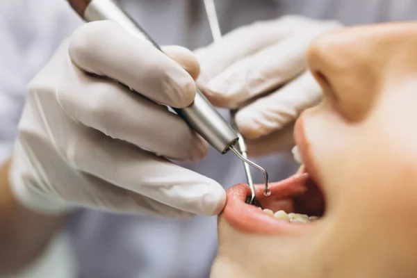 Temukan Klinik Perawatan Gigi Terdekat Anda Hari Ini