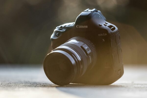 Tips Merawat Baterai Kamera DSLR Agar Awet